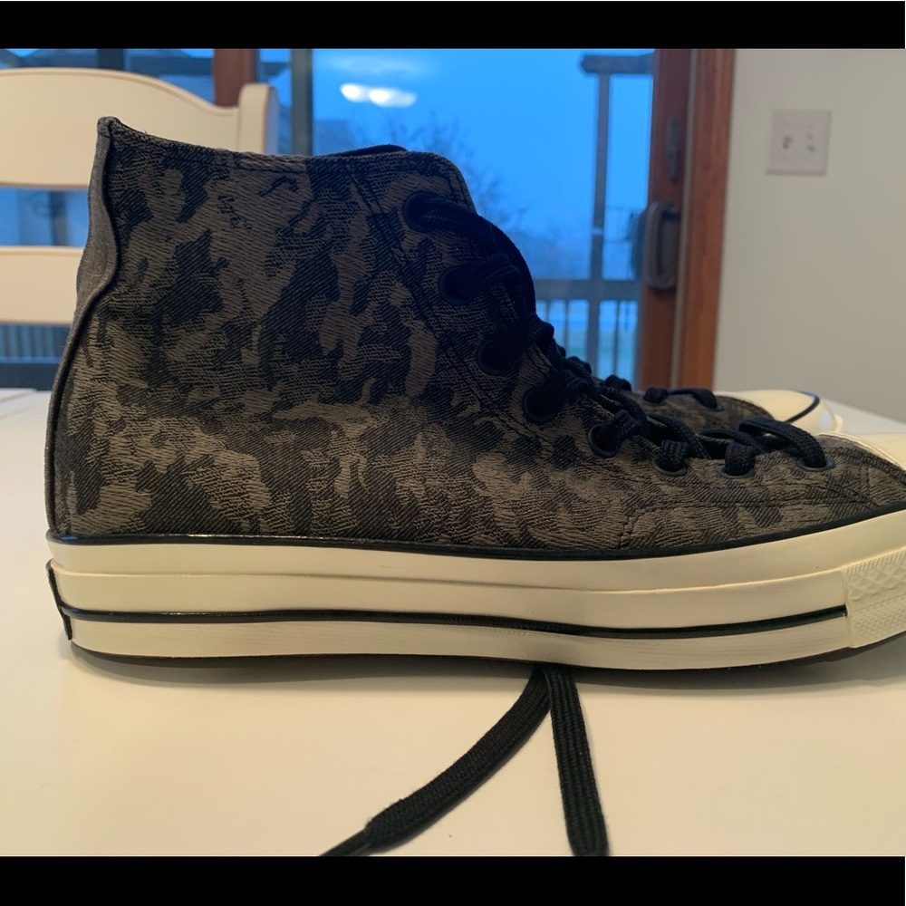 Converse men’s camo hi top shoes New Without Tags